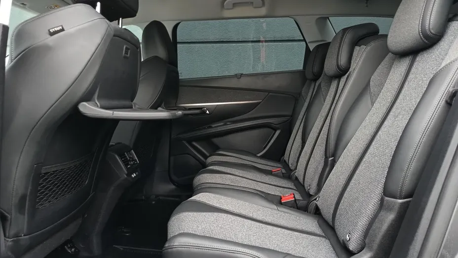 PEUGEOT 5008 5008 1.6 PureTech Allure S&S EAT8