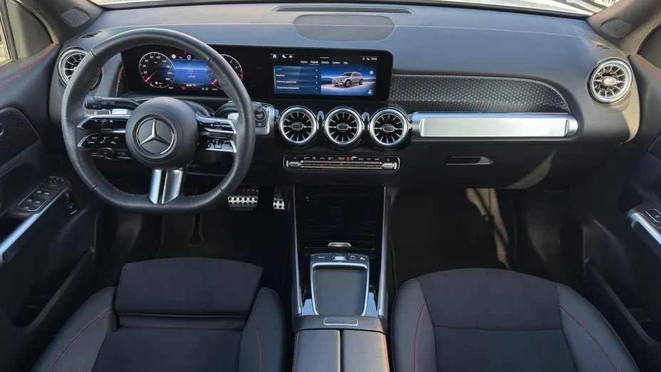 MERCEDES-BENZ GLB GLB 200 AMG Line 7G-DCT