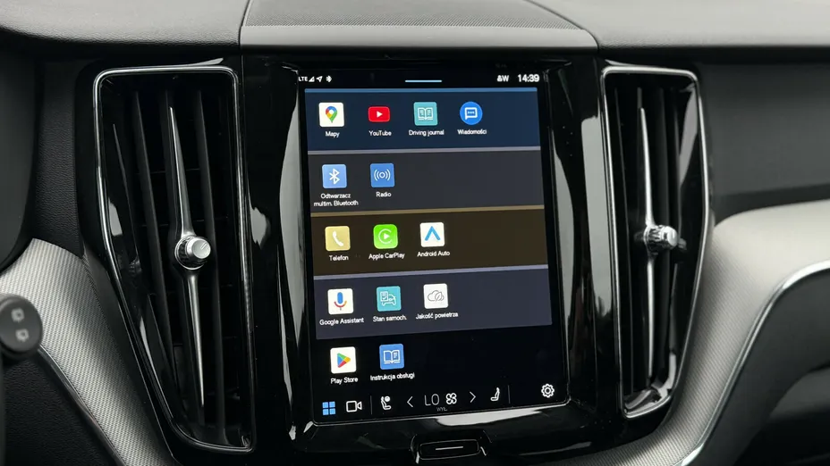 VOLVO XC60 XC60 B5 B AWD Plus Dark aut