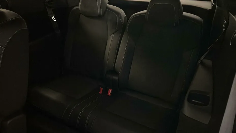 PEUGEOT 5008 5008 1.2 PureTech mHEV GT S&S e-DCS6
