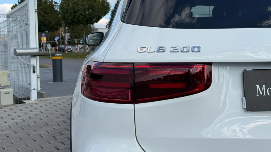MERCEDES-BENZ GLB GLB 200 AMG Line 7G-DCT