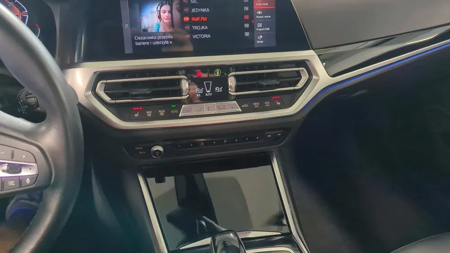 BMW Seria 3 320i Sport Line aut