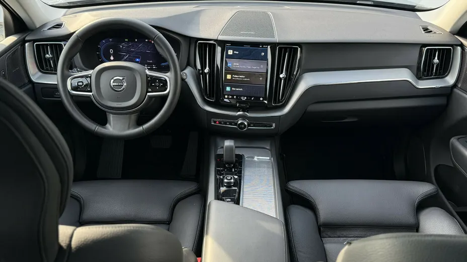 VOLVO XC60 XC60 T6 Plug-In Hybrid AWD Plus Dark aut