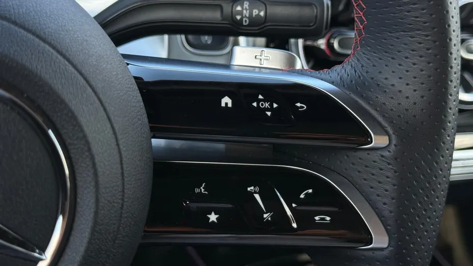 MERCEDES-BENZ GLB GLB 200 AMG Line 7G-DCT