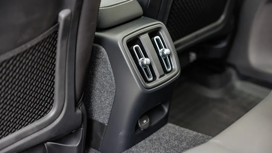 VOLVO C40 C40 Recharge Twin AWD Plus Nowy