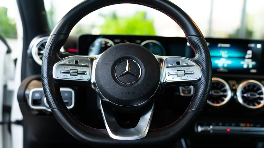 MERCEDES-BENZ A Klasa A 200 AMG Line 7G-DCT