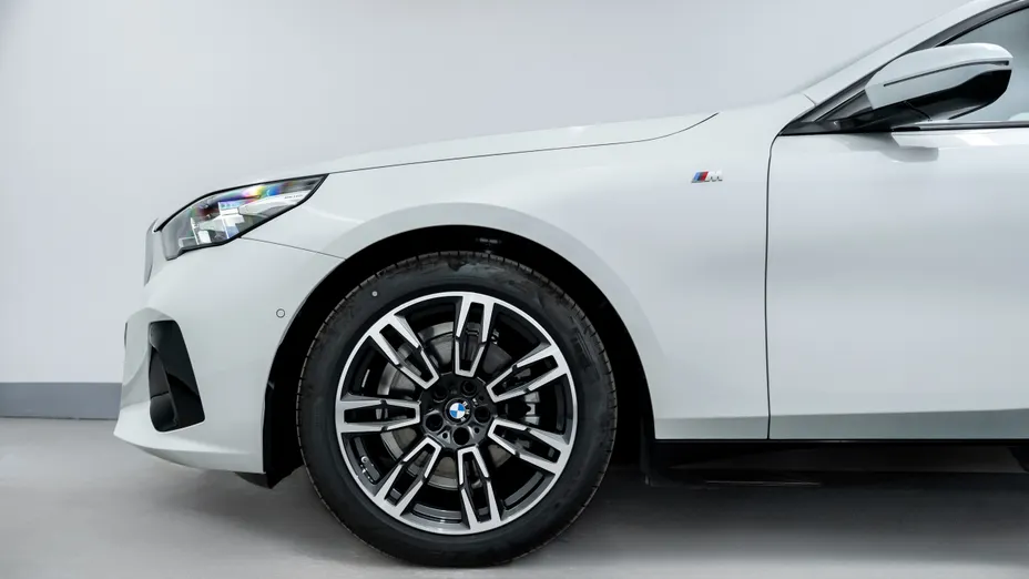 BMW Seria 5 520i mHEV M Sport aut Nowy