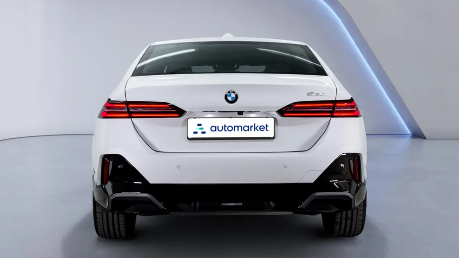 BMW Seria 5 520i mHEV M Sport aut Nowy