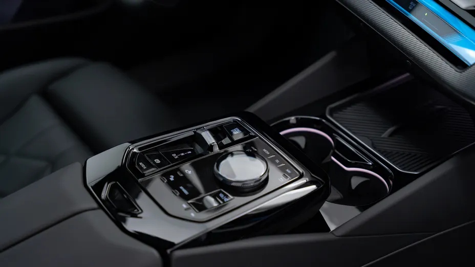 BMW Seria 5 520i mHEV M Sport aut Nowy