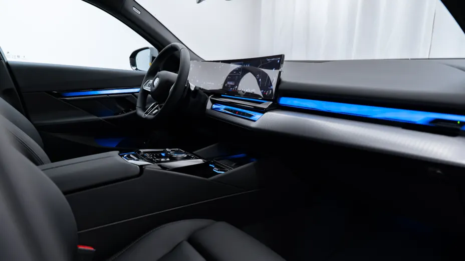 BMW Seria 5 520i mHEV M Sport aut Nowy