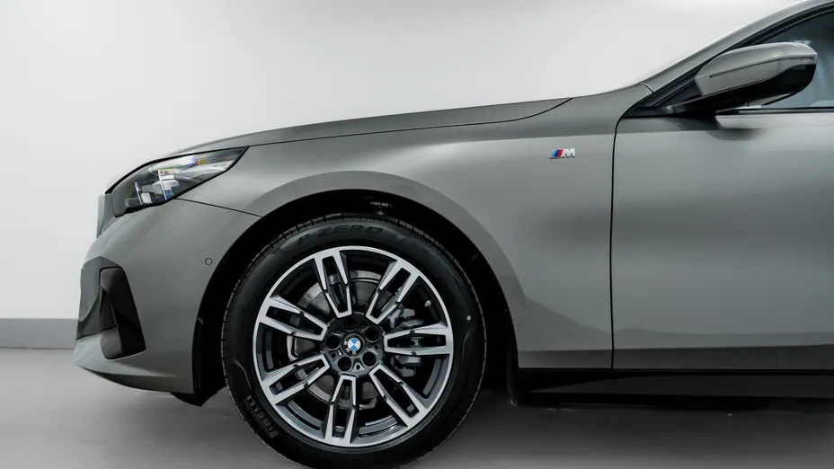 BMW Seria 5 520i mHEV M Sport aut Nowy