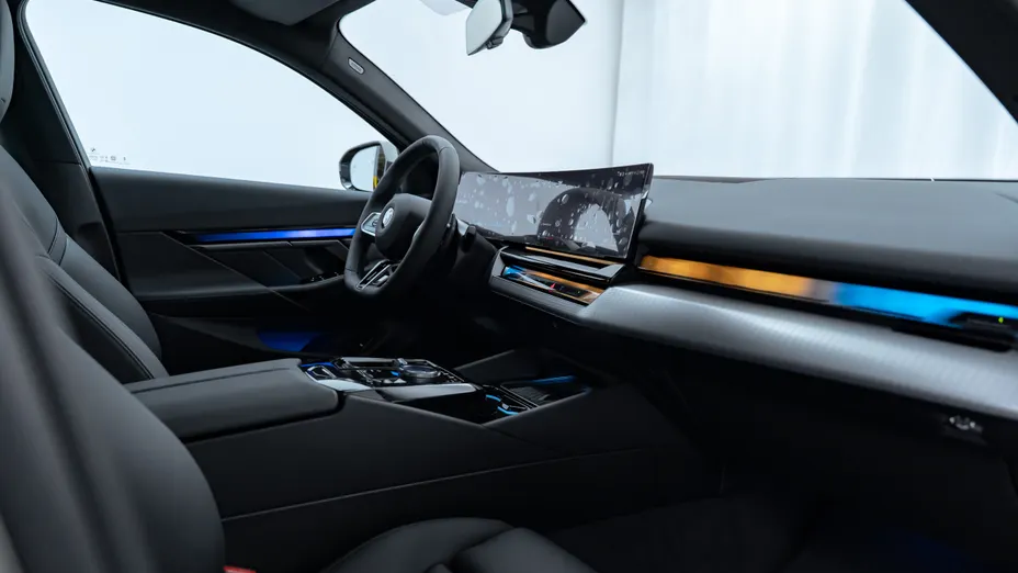 BMW Seria 5 520i mHEV M Sport aut Nowy