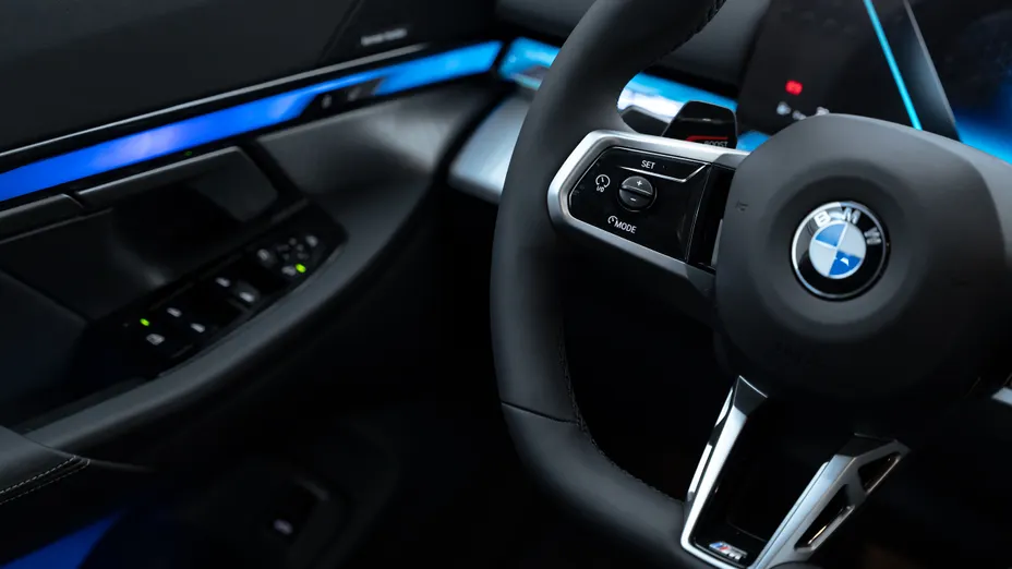 BMW Seria 5 520i mHEV M Sport aut Nowy