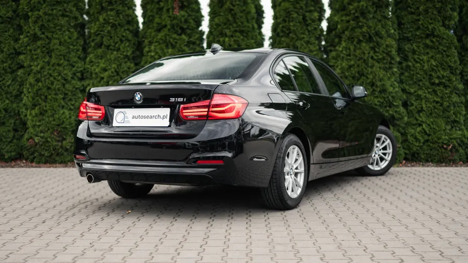 BMW Seria 3 318i Advantage aut