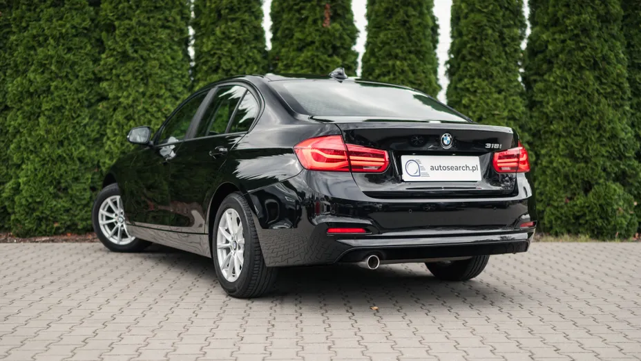 BMW Seria 3 318i Advantage aut