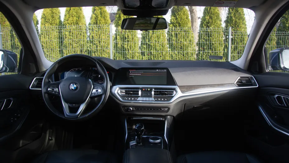 BMW Seria 3 320d xDrive Luxury Line sport-aut