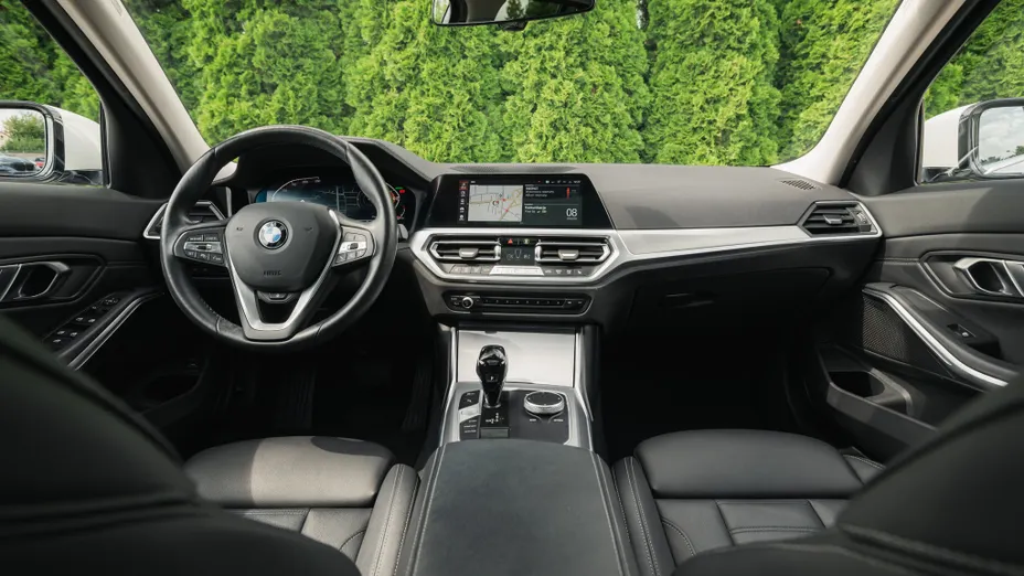 BMW Seria 3 320d xDrive mHEV Luxury Line aut