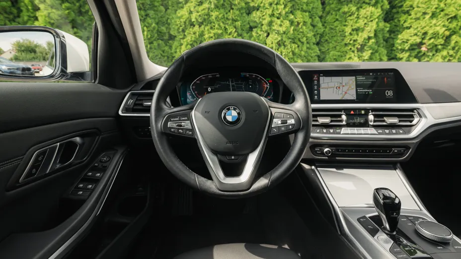 BMW Seria 3 320d xDrive mHEV Luxury Line aut
