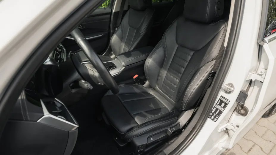 BMW Seria 3 320d xDrive mHEV Luxury Line aut
