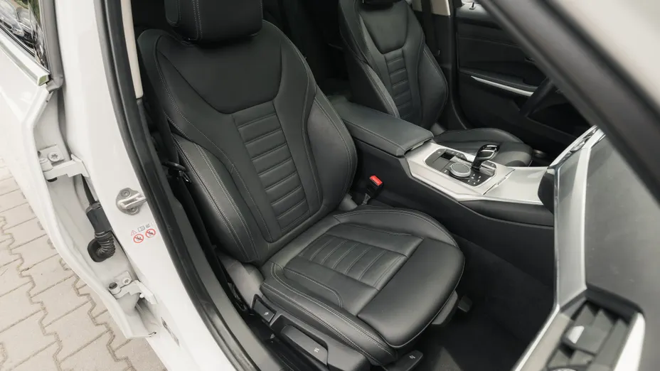 BMW Seria 3 320d xDrive mHEV Luxury Line aut