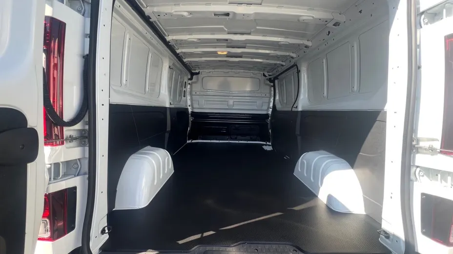 RENAULT Trafic Trafic 2.0 dCi L2H1 HD Extra Nowy