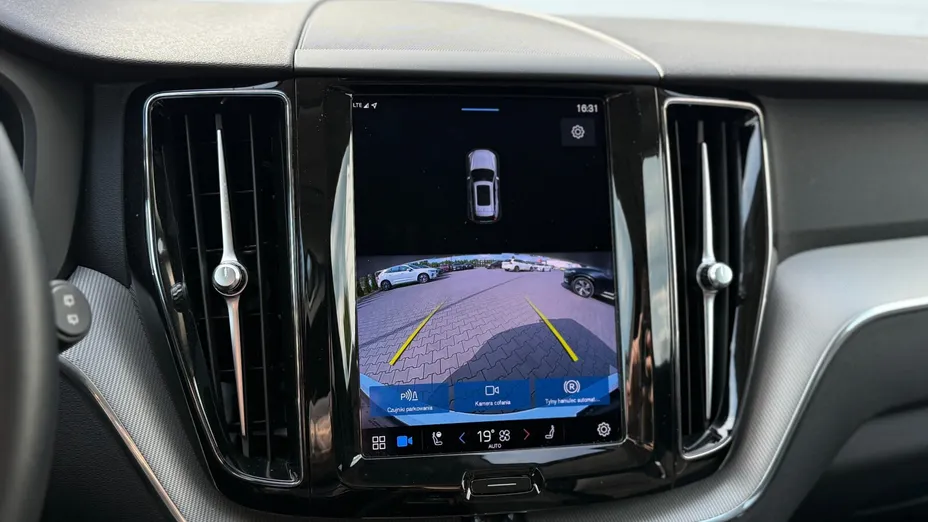 VOLVO XC60 XC60 T6 Plug-In Hybrid AWD Core aut