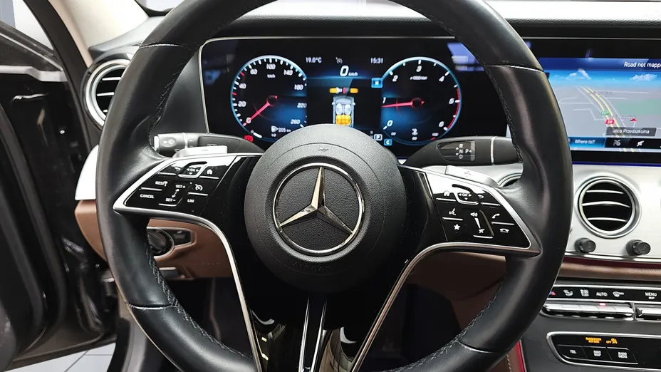 MERCEDES-BENZ E Klasa E 220 d
