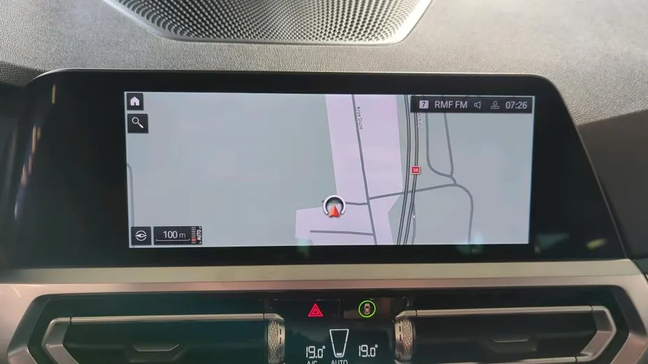 BMW Seria 3 320i Sport Line aut