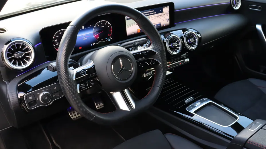 MERCEDES-BENZ A Klasa A 200 AMG Line 7G-DCT