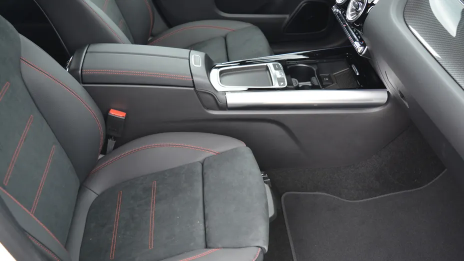MERCEDES-BENZ GLA GLA 200 mHEV AMG Line 7G-DCT