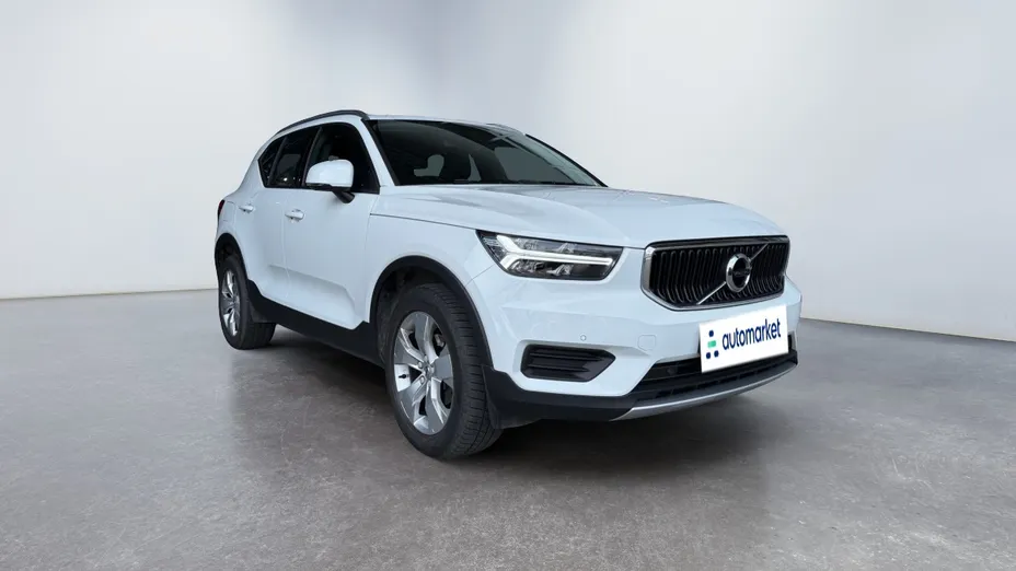 VOLVO XC40 XC40 T3 Momentum Pro