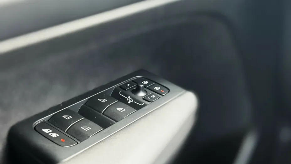 VOLVO XC40 XC40 B3 Plus Dark aut