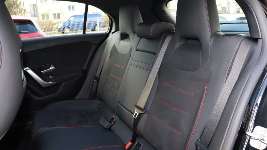 MERCEDES-BENZ A Klasa A 200 AMG Line 7G-DCT