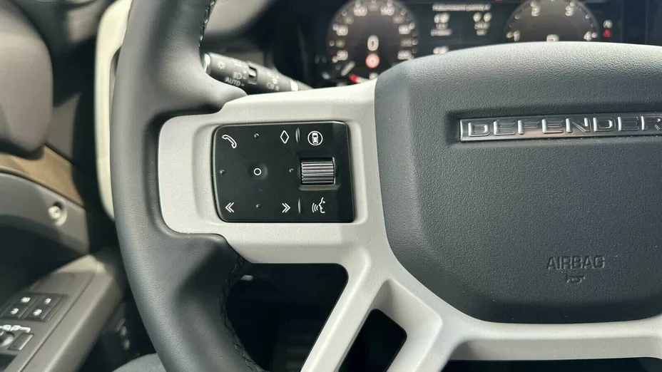 LAND ROVER Defender Defender 110 3.0 D300 mHEV X-Dynamic HSE