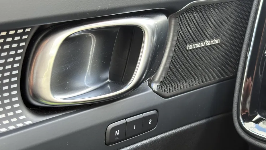 VOLVO XC40 XC40 B3 Plus Dark aut