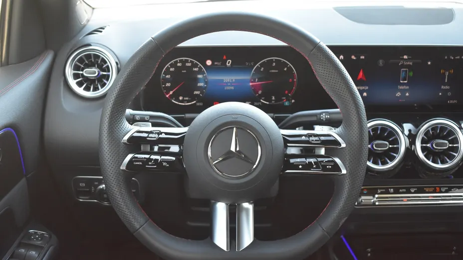 MERCEDES-BENZ GLA GLA 200 d AMG Line 8G-DCT