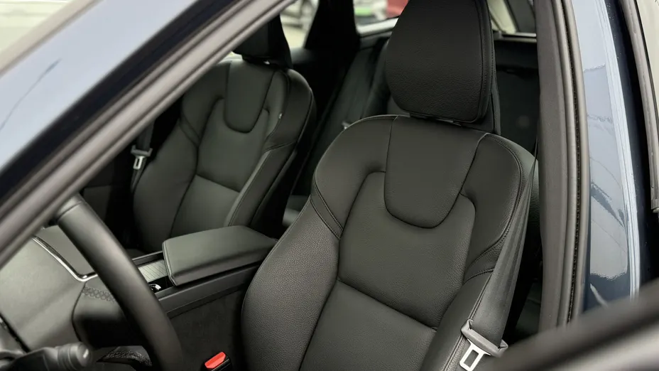 VOLVO XC60 XC60 B4 B Plus Dark aut