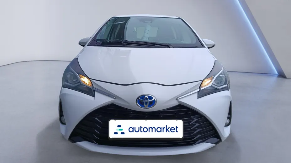TOYOTA Yaris Yaris Hybrid 100 Premium