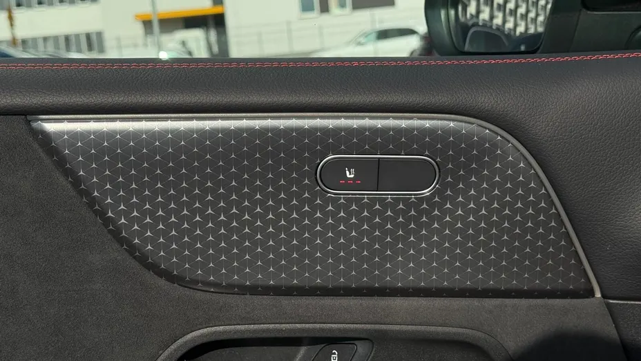 MERCEDES-BENZ GLB GLB 200 AMG Line 7G-DCT