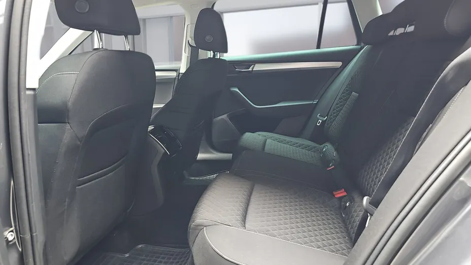 SKODA Superb Superb 2.0 TDI SCR Ambition