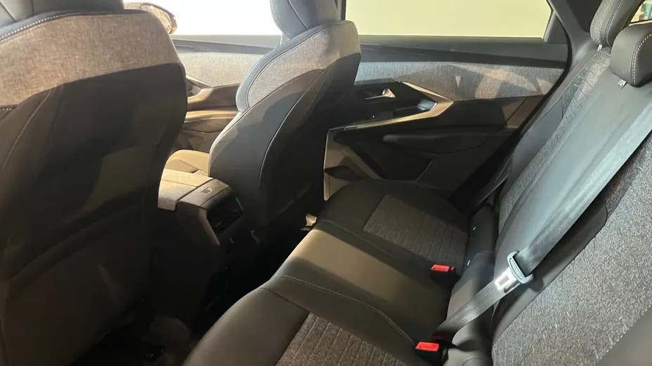 PEUGEOT 3008 3008 1.2 PureTech mHEV Allure e-DCS6 Nowy