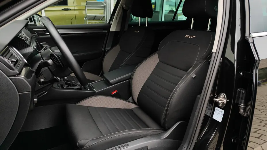 SKODA Superb Superb 2.0 TDI SCR 4x4 Scout DSG