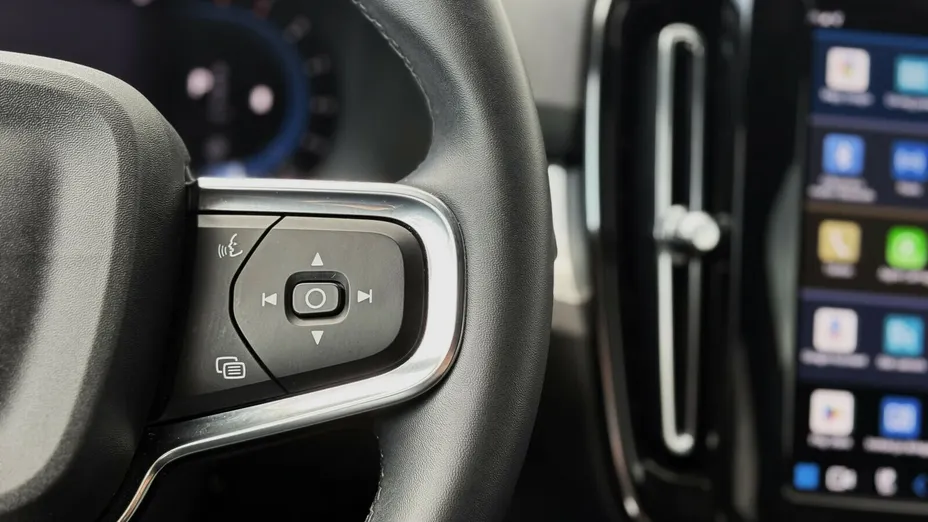 VOLVO XC40 XC40 B3 Plus Dark aut