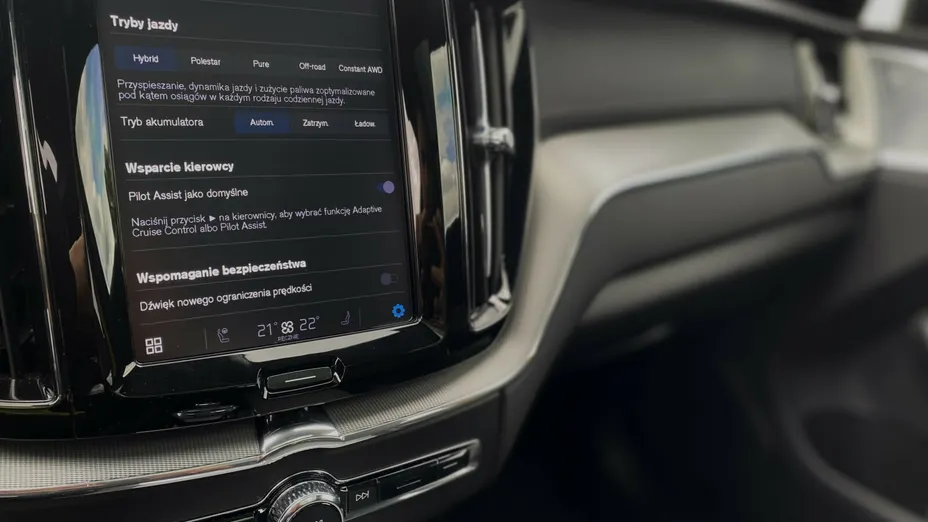 VOLVO XC60 XC60 T8 Plug-In Hybrid AWD Polestar Engineered aut