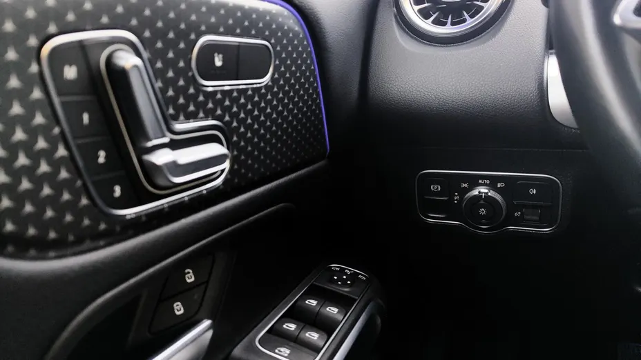 MERCEDES-BENZ GLB GLB 200 mHEV Progressive 7G-DCT