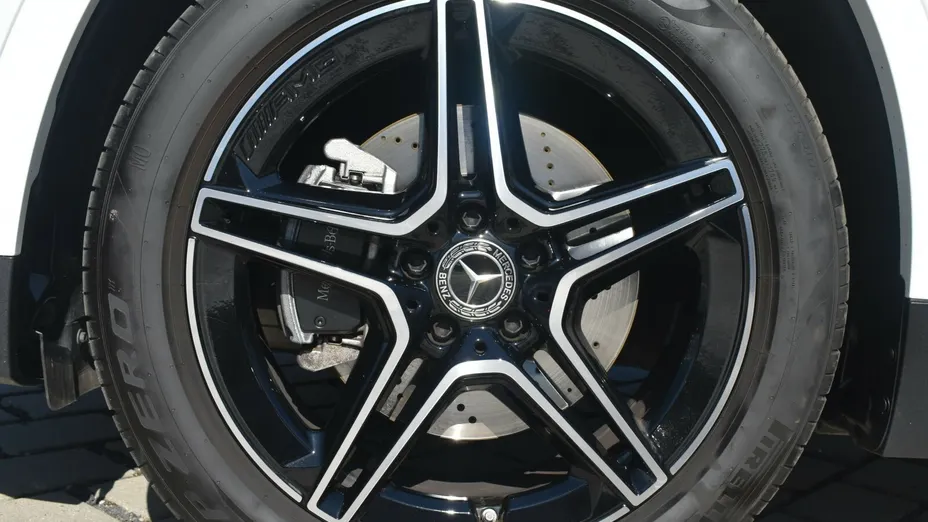 MERCEDES-BENZ GLA GLA 200 d AMG Line 8G-DCT