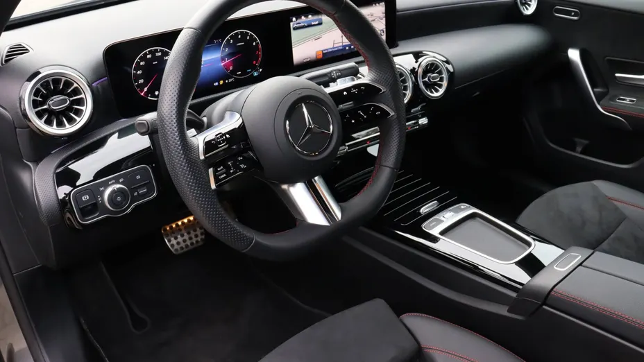 MERCEDES-BENZ A Klasa A 200 AMG Line 7G-DCT