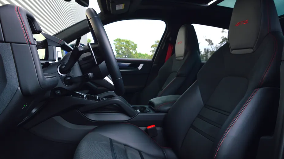 PORSCHE Cayenne Cayenne GTS