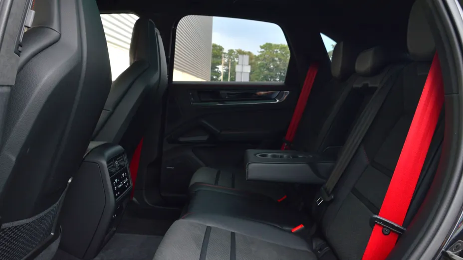 PORSCHE Cayenne Cayenne GTS