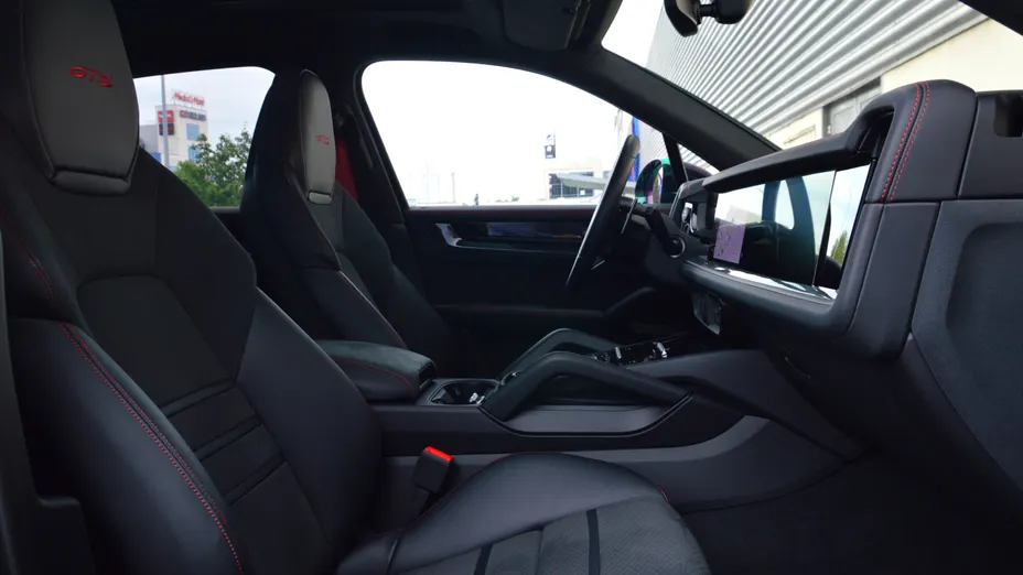 PORSCHE Cayenne Cayenne GTS